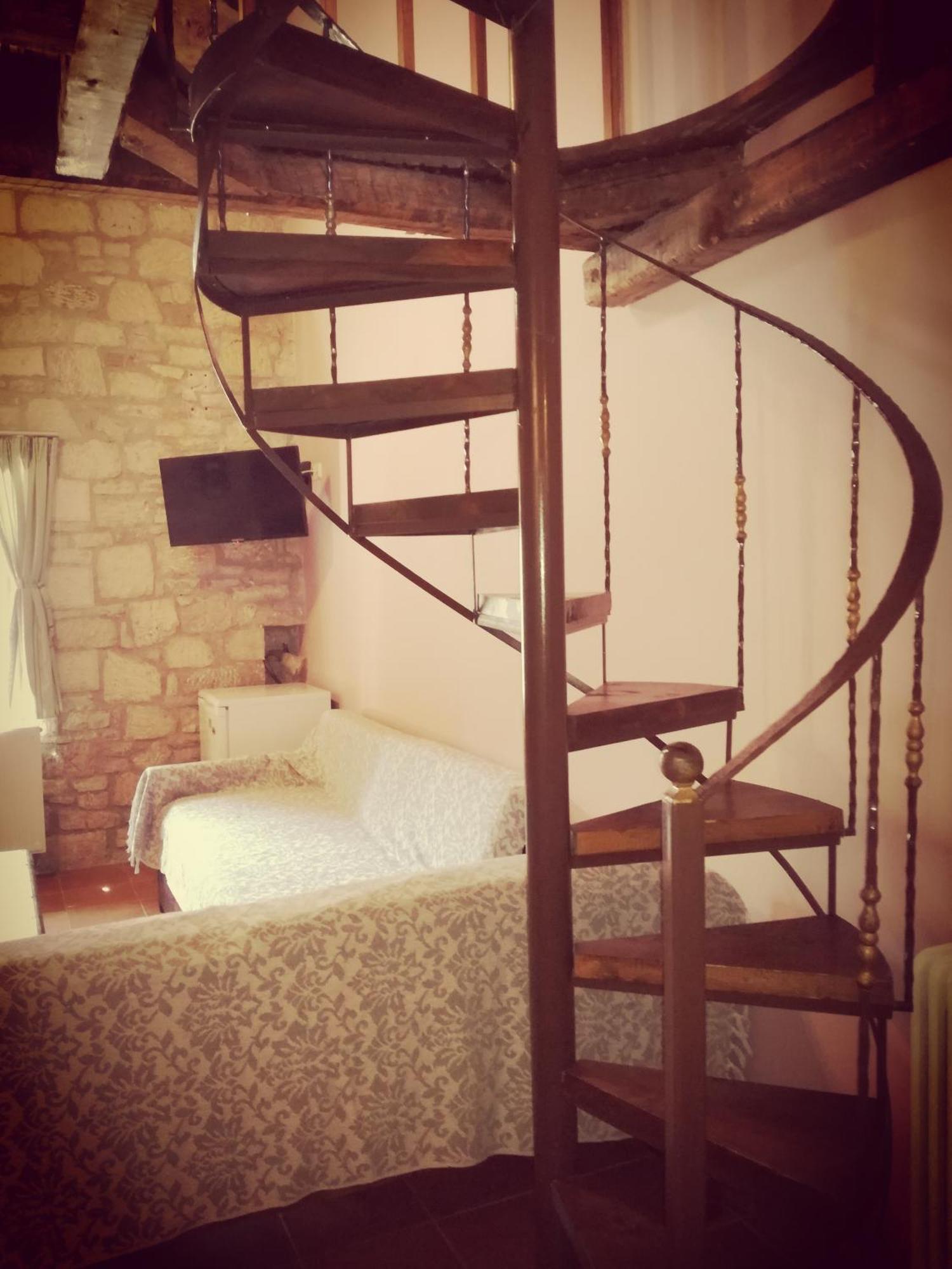 Saint George Hotel Kalavryta Ruang foto